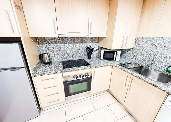 Ideal Aparmennts * يوريت دي مار